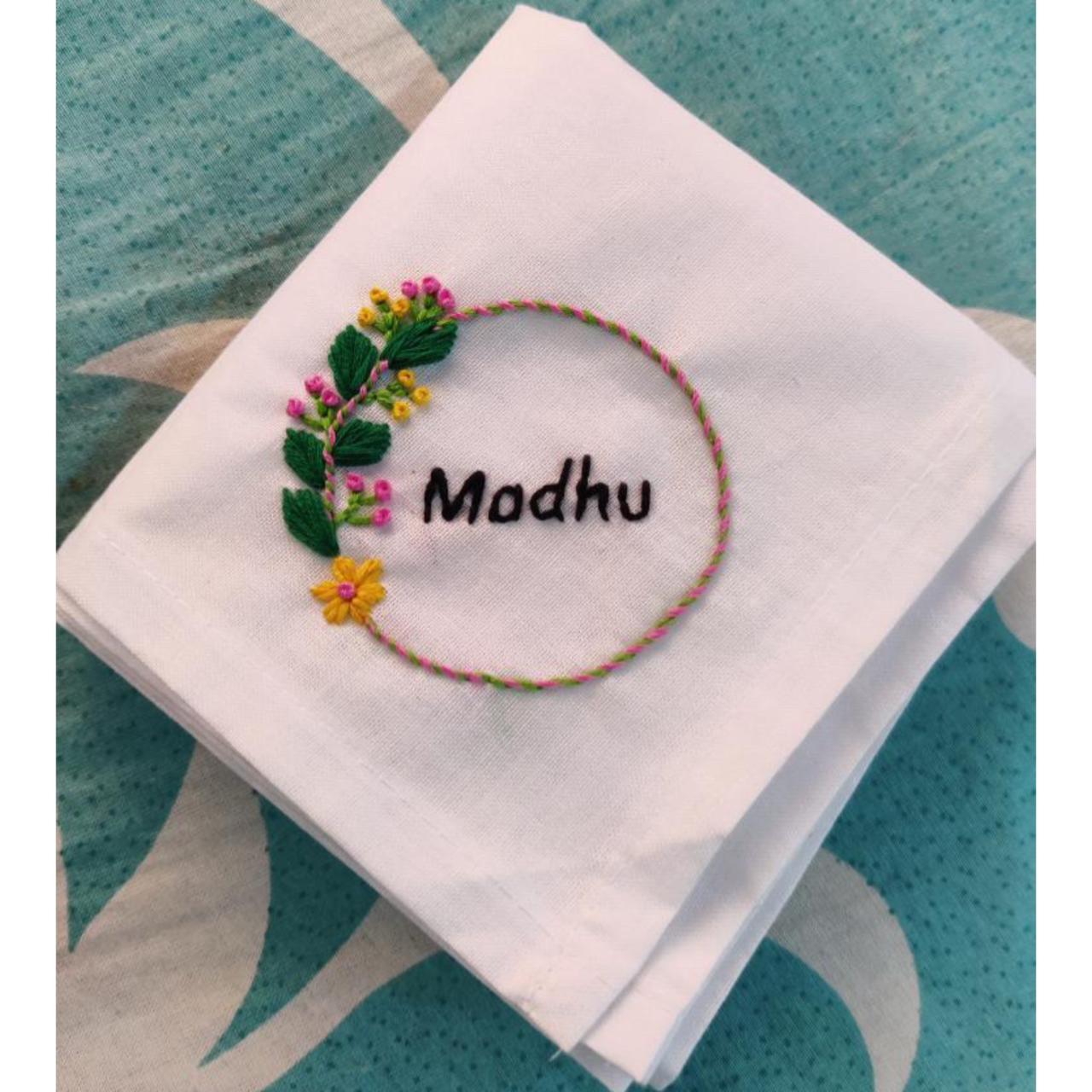 🌸 Circle Floral Embroidery – Name Handkerchief